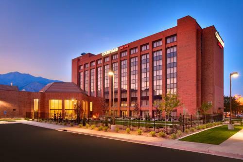 Summit Hotel And Conference Center