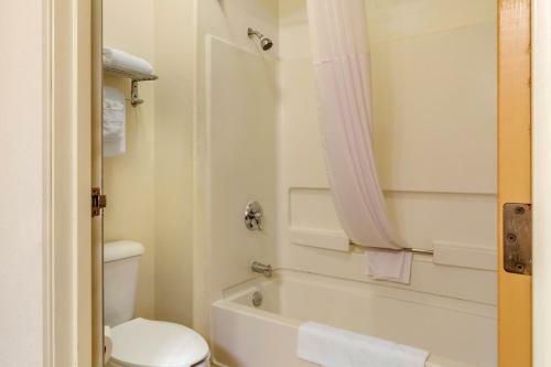 Hotel Quality Inn & Suites Lakewood