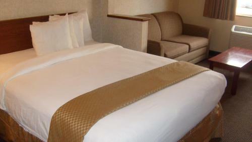 Hotel Baymont Inn & Suites