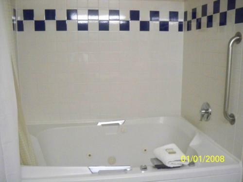 Hotel Baymont Inn & Suites