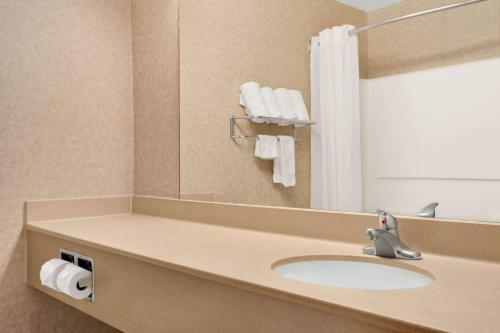 Hotel Baymont Inn & Suites