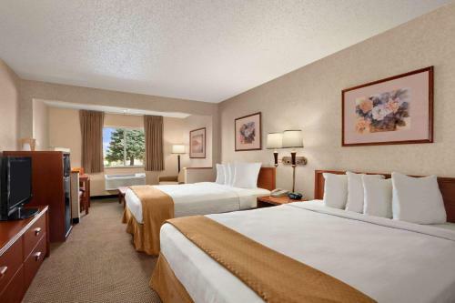 Hotel Baymont Inn & Suites