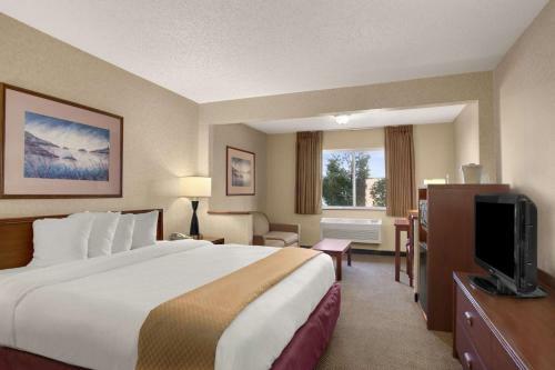 Hotel Baymont Inn & Suites