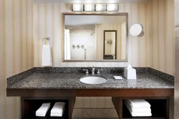 Hotel Four Points By Sheraton Richmond Airport