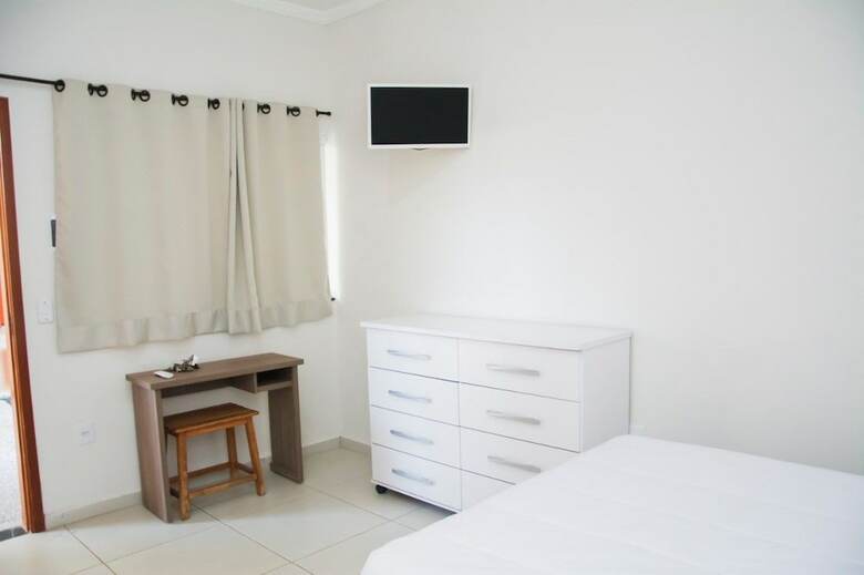 Leati's Hotel