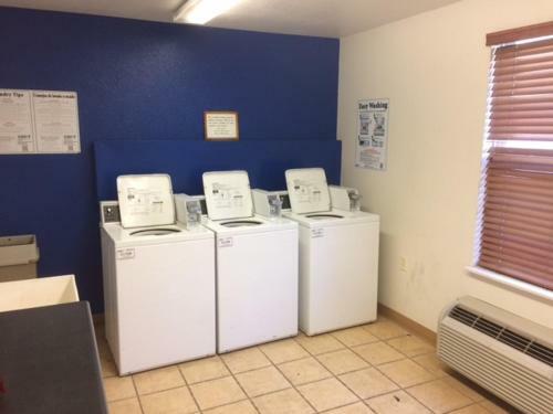 Hotel Home Towne Suites & Studios Bowling Green