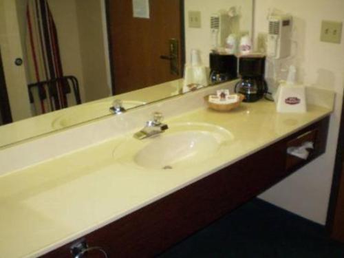 Hotel Country Hearth Inn - Bowling Green