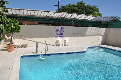 Motel Lax Suites