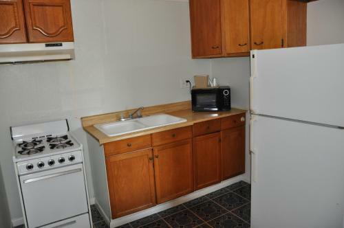 Motel Lax Suites