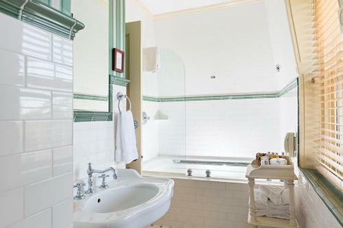 Hotel Brass Key Guesthouse
