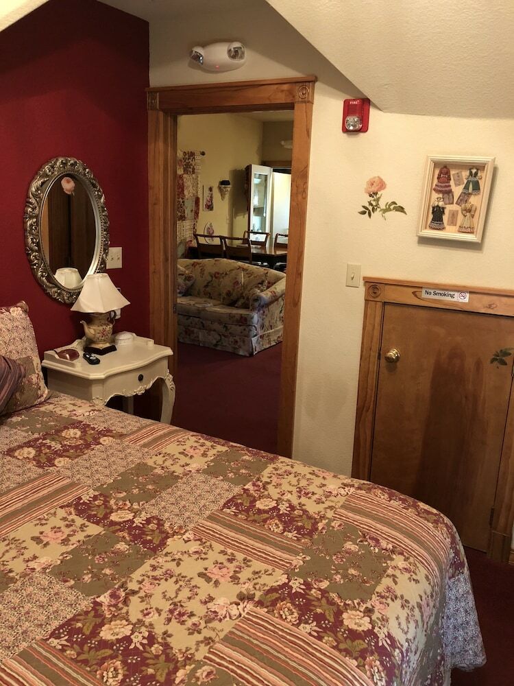 Bed & Breakfast All Seasons Inn