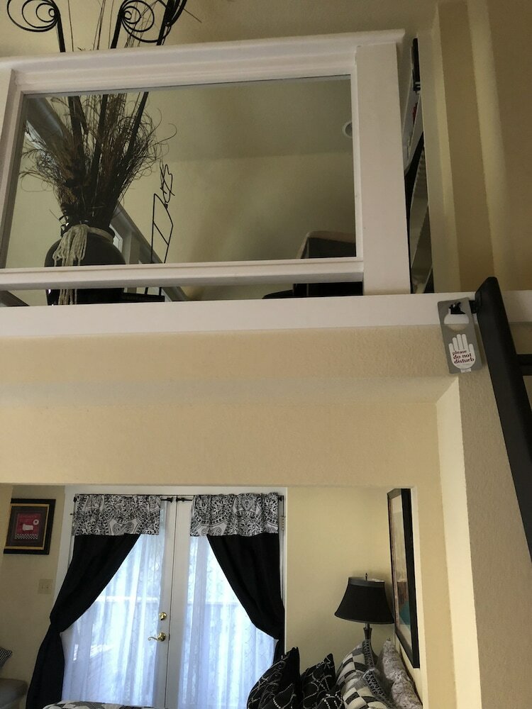 Bed & Breakfast All Seasons Inn