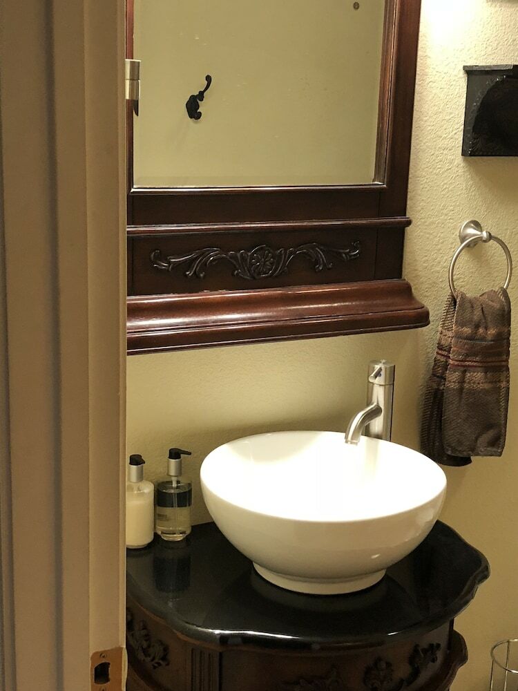 Bed & Breakfast All Seasons Inn