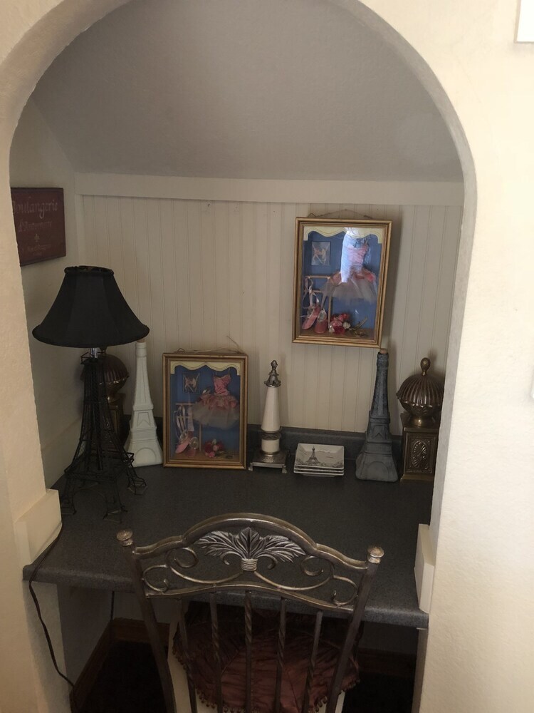 Bed & Breakfast All Seasons Inn