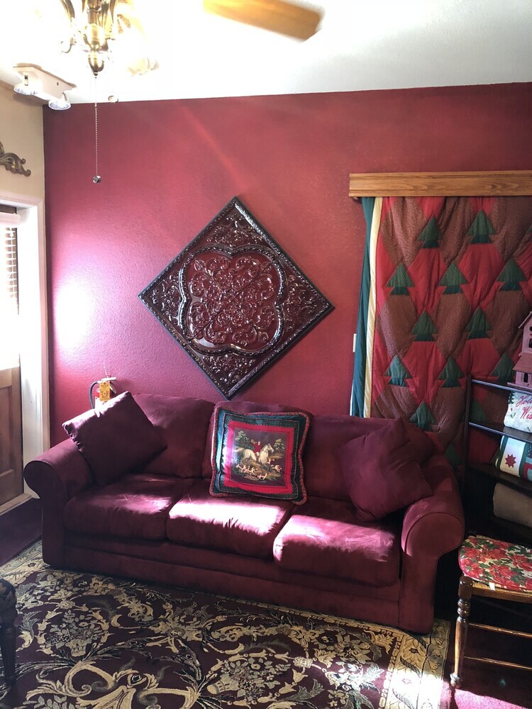 Bed & Breakfast All Seasons Inn
