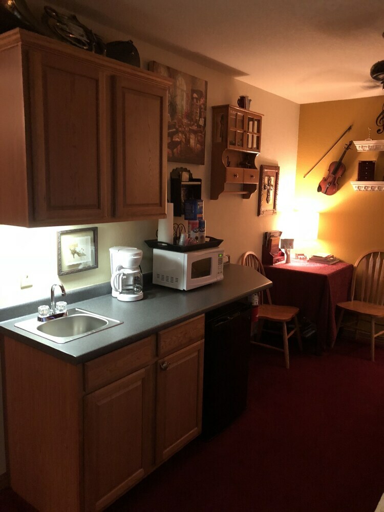 Bed & Breakfast All Seasons Inn