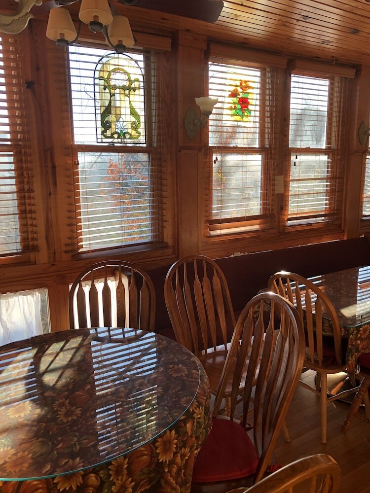 Bed & Breakfast All Seasons Inn