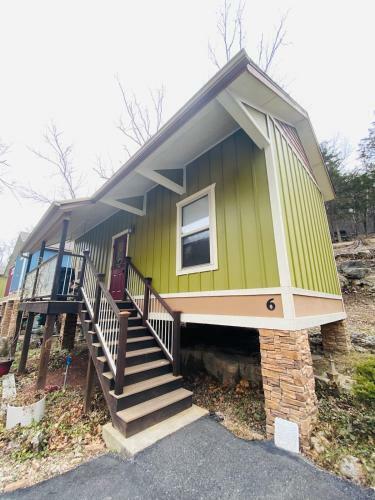 Bed & Breakfast All Seasons Treehouse Village