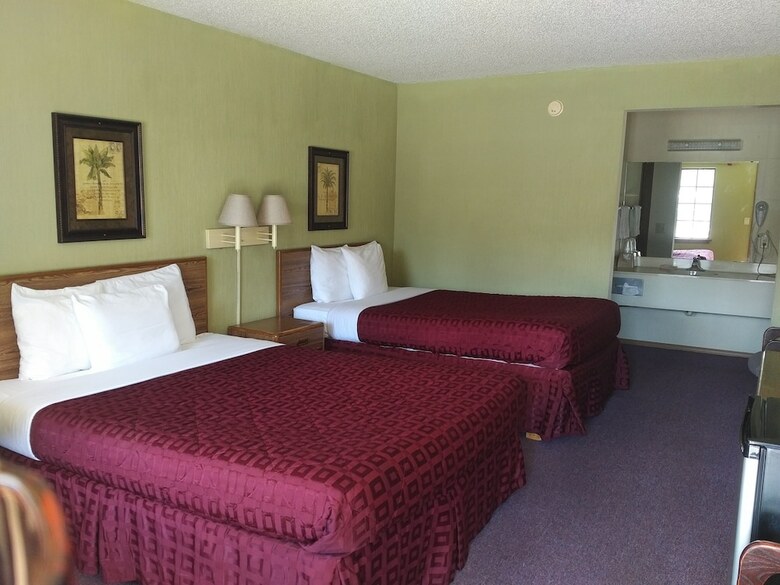 Motel Ozark Swiss Inn