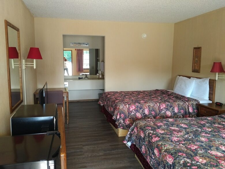 Motel Ozark Swiss Inn