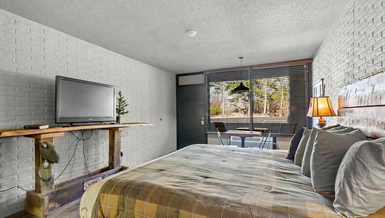 Hotel Stonegate Inn
