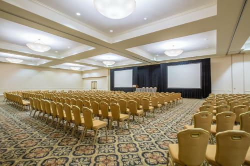 Crowne Plaza Hotel Mission Valley
