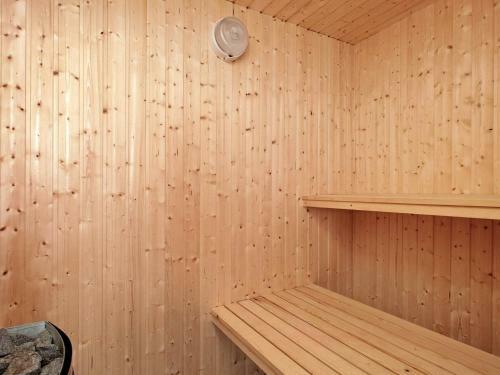 Six-bedroom Holiday Home In Bogense
