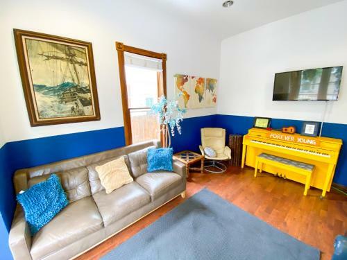 International Travelers House Adventure Hostel