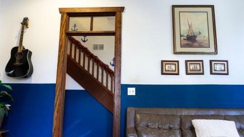 International Travelers House Adventure Hostel