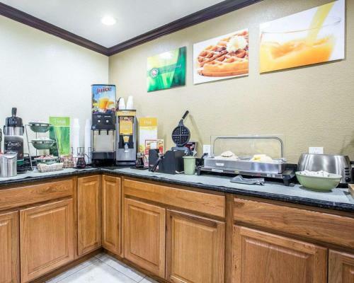 Hotel Quality Inn I-5 Naval Base