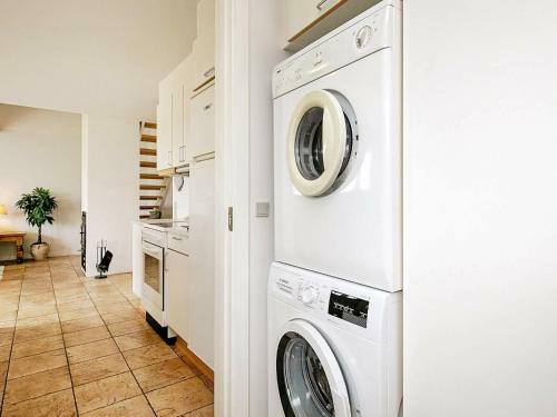 Three-bedroom Holiday Home In Brenderup Fyn 1