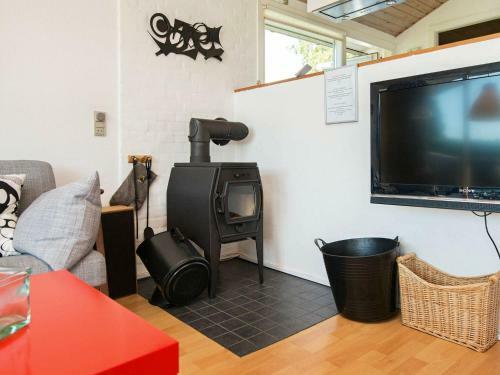 Two-bedroom Holiday Home In Broager 3