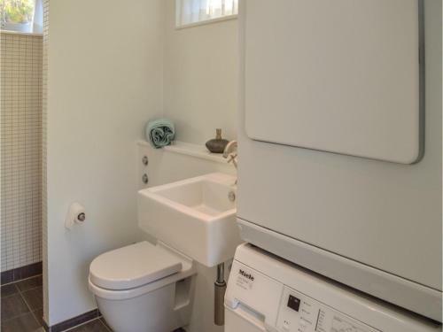 Three-bedroom Holiday Home In Dronningmolle