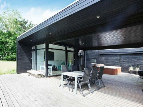 Holiday Home Lyngbakkevej II
