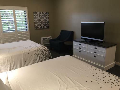Hotel Pacific Shores Inn