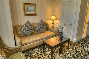 Hotel Gaslamp Plaza Suites