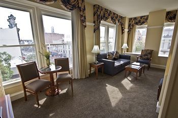 Hotel Gaslamp Plaza Suites