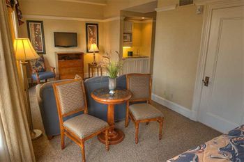 Hotel Gaslamp Plaza Suites