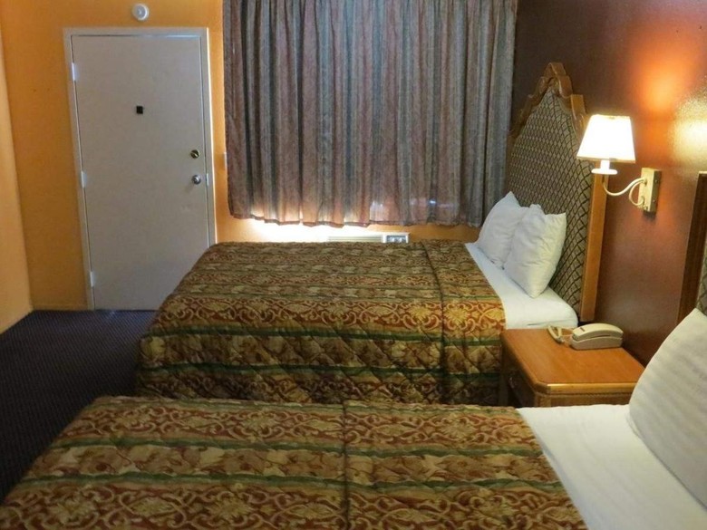 Crown Motel