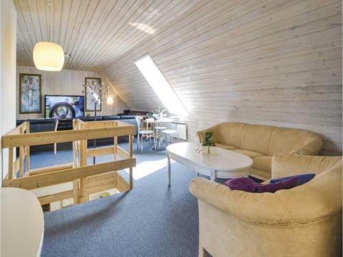 Eight-bedroom Holiday Home In Ebeltoft