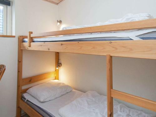 Three-bedroom Holiday Home In Reksteren