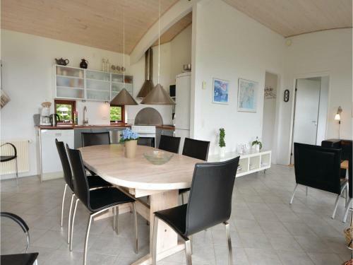 Four-bedroom Holiday Home In Ebeltoft