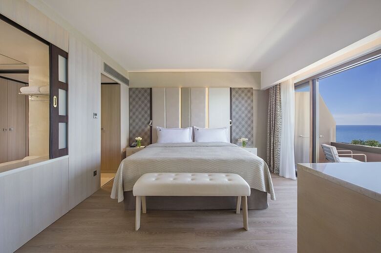 Four Seasons Hotel