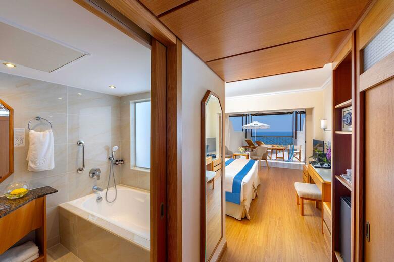 Hotel Constantinou Bros Athena Beach