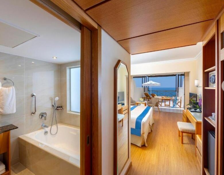 Hotel Constantinou Bros Athena Beach