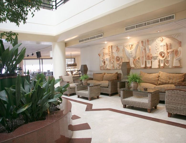 Hotel Queens Bay