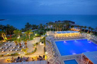 Hotel Queens Bay