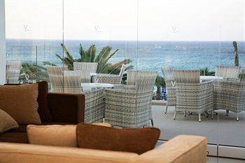 Hotel Vrissiana Beach(.)