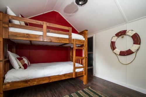 Hotel Mallard Bay Resort