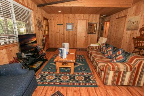 Granny's Love Shack By Big Bear Cool Cabins